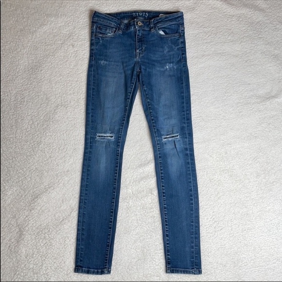 Zara Z1975 skinny mid rise distressed Ripped 
Size 6 - Picture 1 of 10